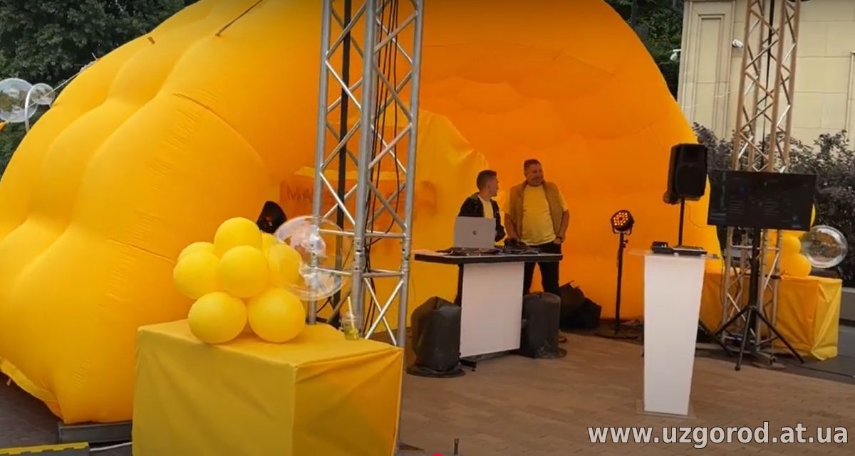 Надувна палатка для вуличного маркетингу, реклами, встановлення 5-15 хв