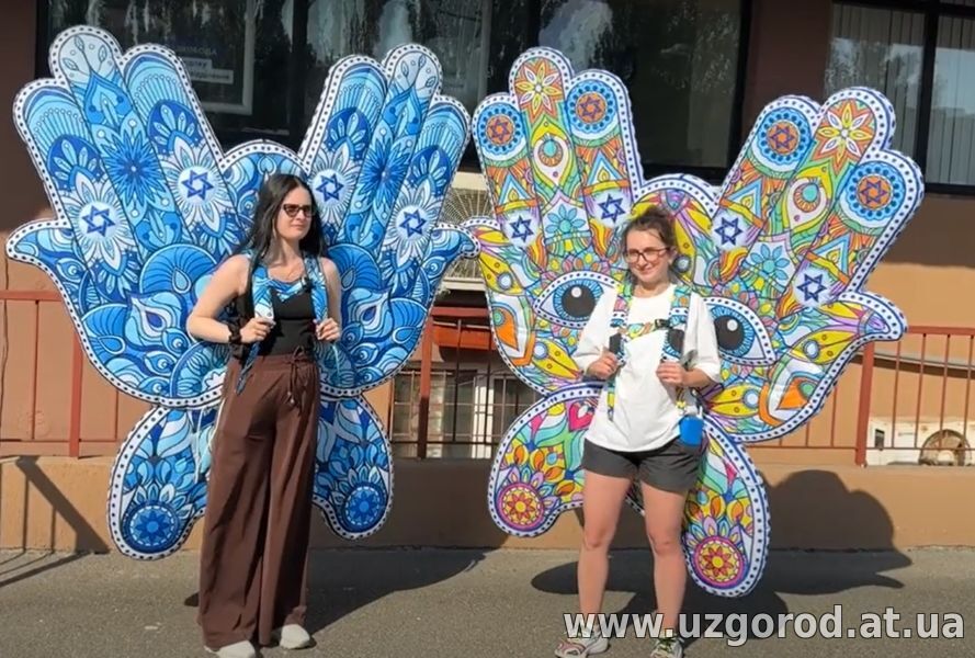 Надувні крила на людину 3х3 м 2 кг 4 години роботи на одному заряді